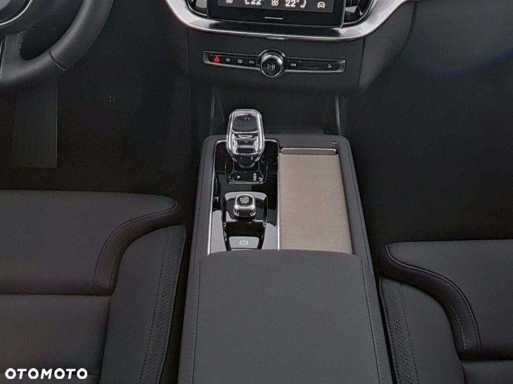 Volvo XC 90 T8 AWD Plug-In Hybrid Plus Dark 7os - 6