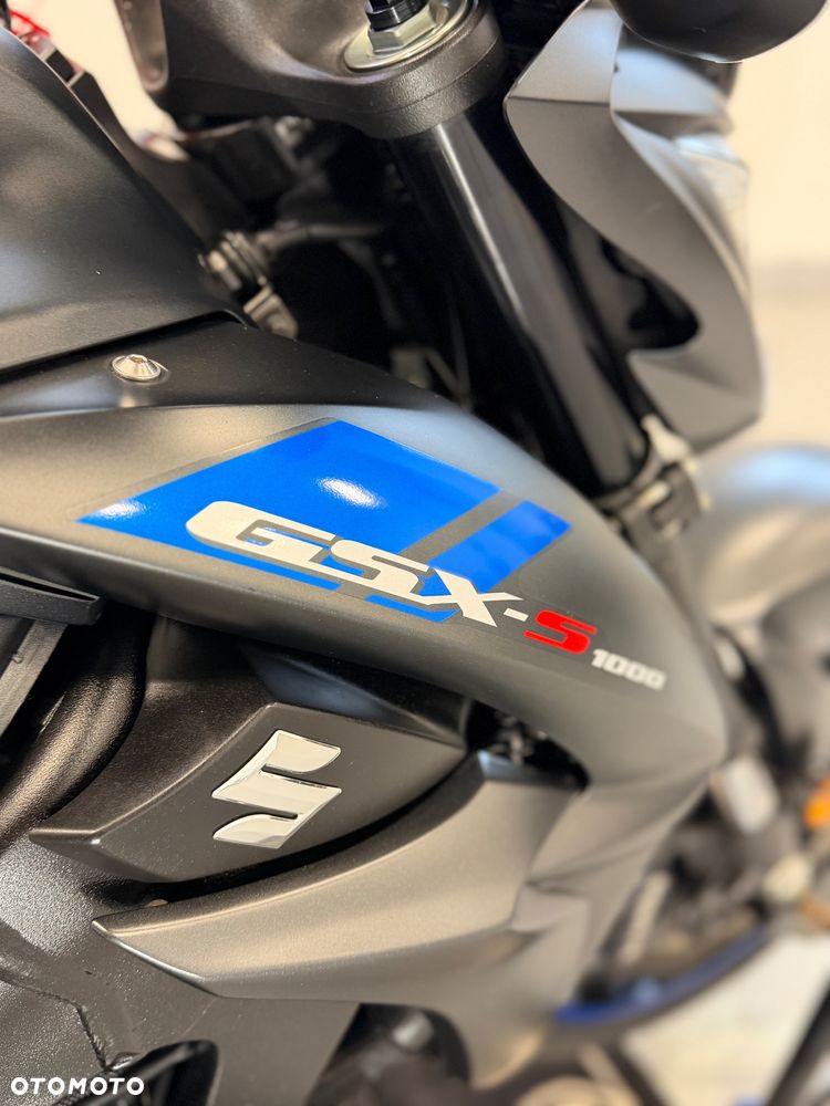 Suzuki GSX - 9