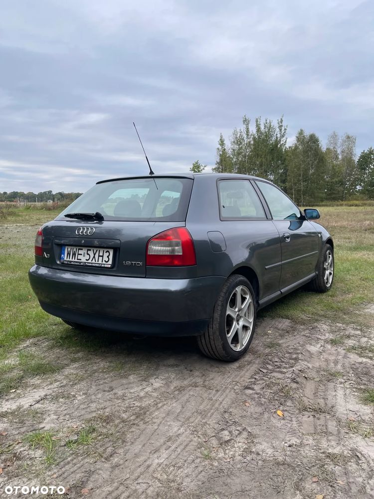 Audi A3 1.9 TDI Attraction - 4
