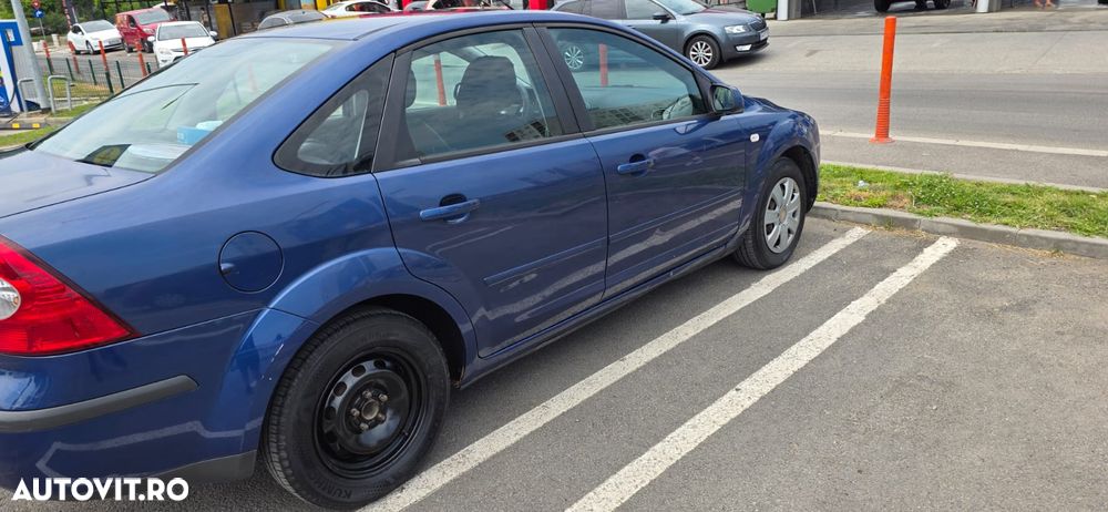 Ford Focus 1.6 Ghia - 4