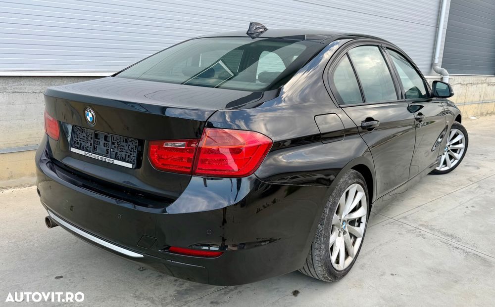 BMW Seria 3 320d DPF Aut. Edition Exclusive - 4