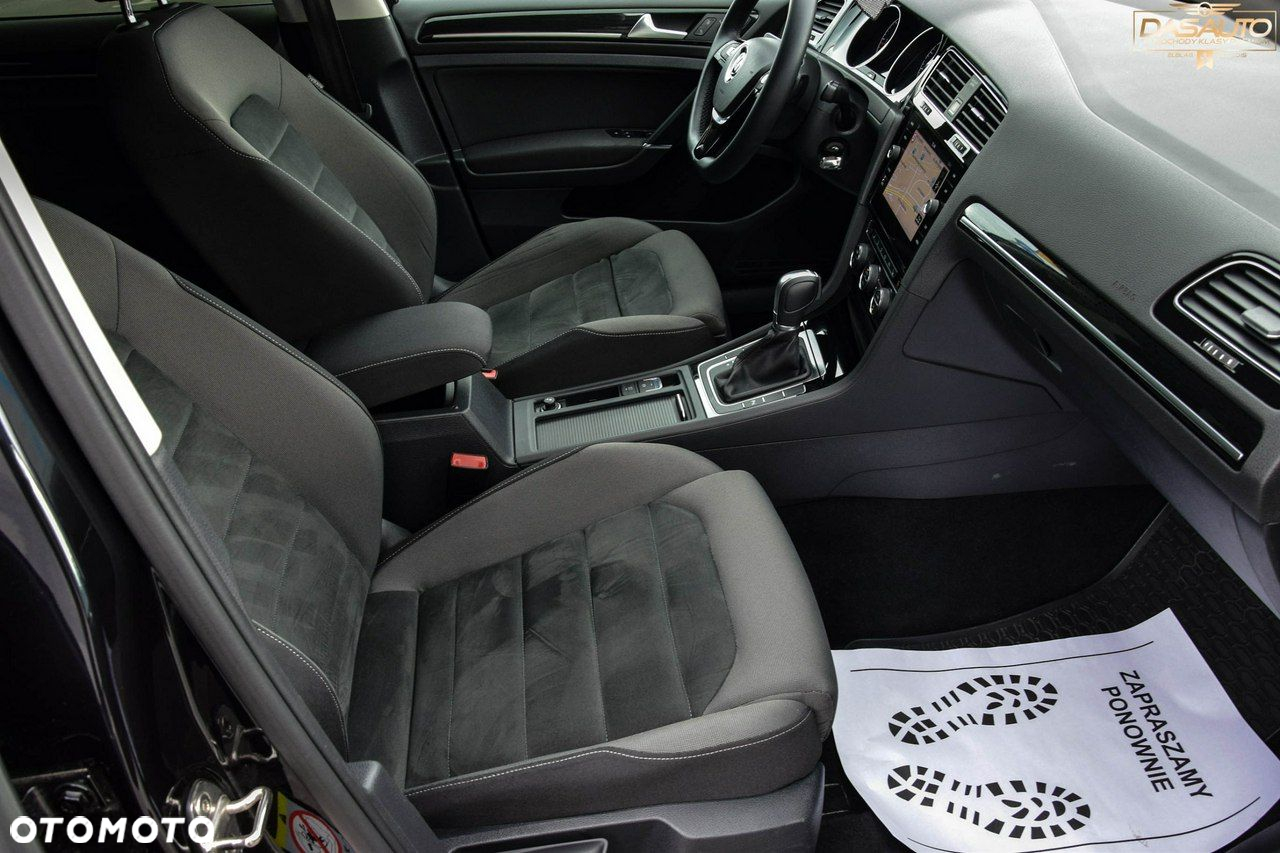 Volkswagen Golf - 30
