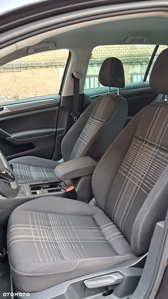 Volkswagen Golf - 10