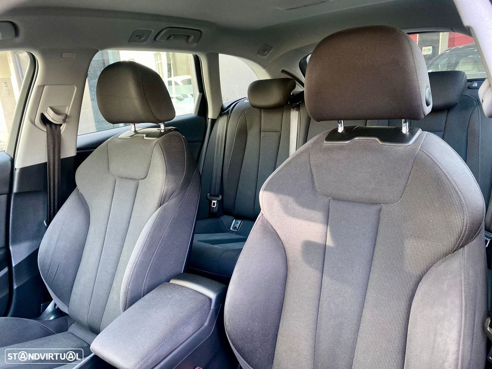 Audi A4 Avant 2.0 TDI Business Line Sport - 13