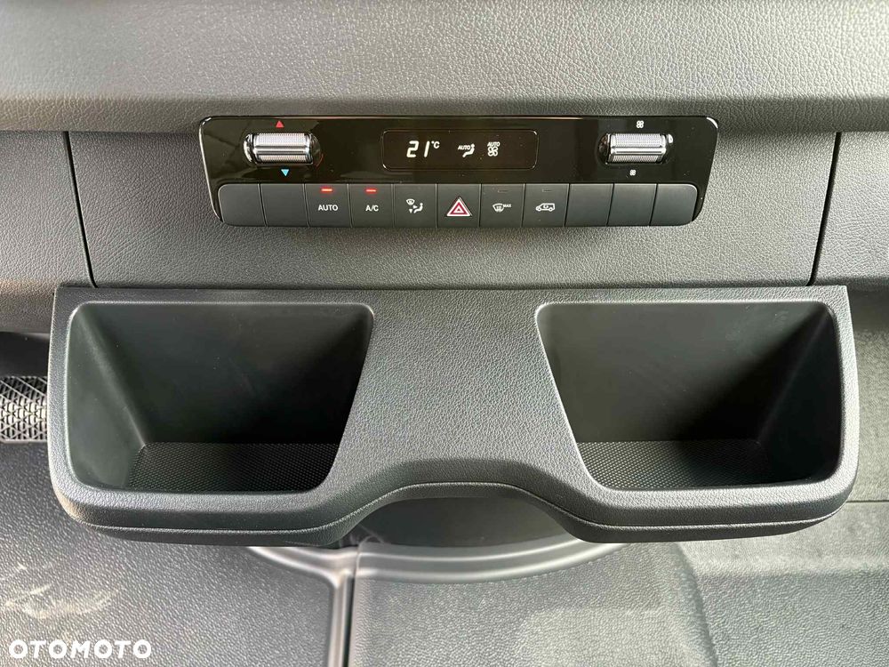 Mercedes-Benz Sprinter - 15