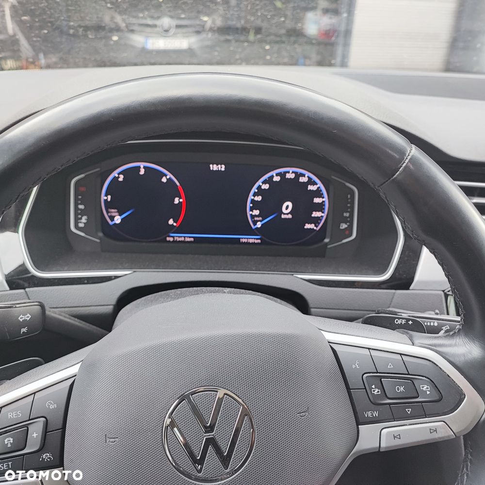 Volkswagen Passat 2.0 TDI SCR DSG - 9