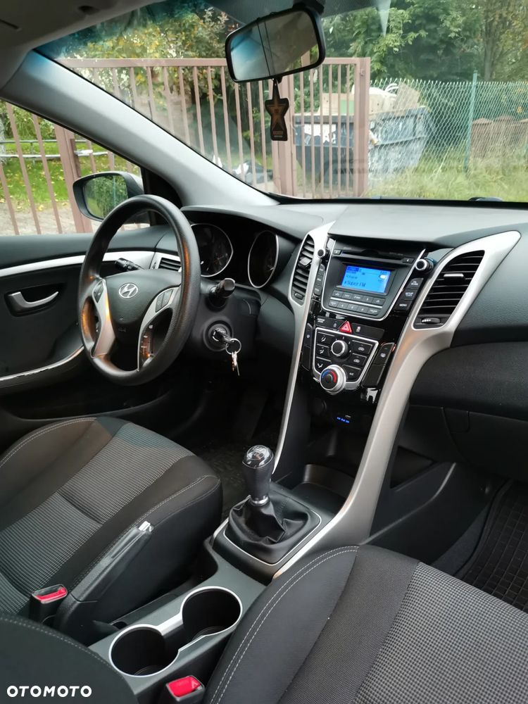 Hyundai i30 1.6 Classic + - 15