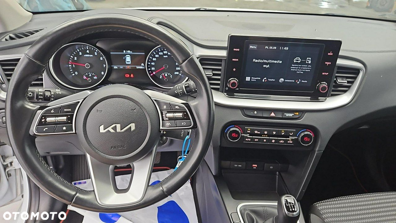Kia Ceed 1.5 T-GDI M - 13