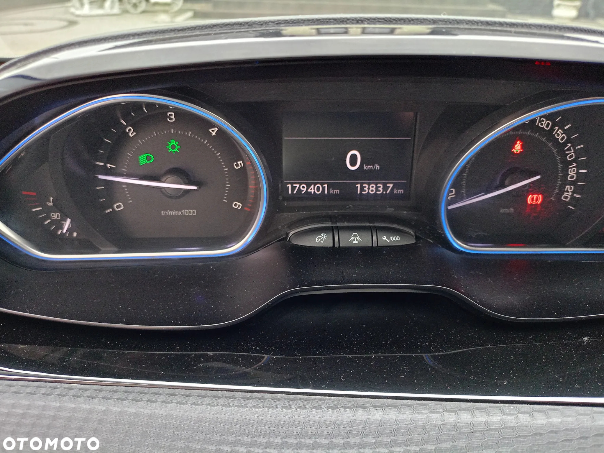 Peugeot 2008 e-HDi FAP 92 STOP & START Allure - 7