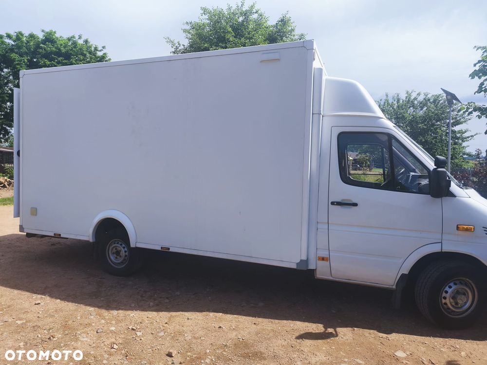 Mercedes-Benz Sprinter - 17