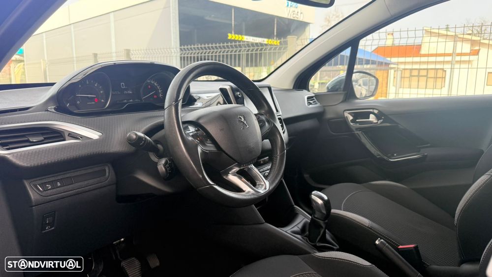 Peugeot 208 1.6 BlueHDi Style - 13