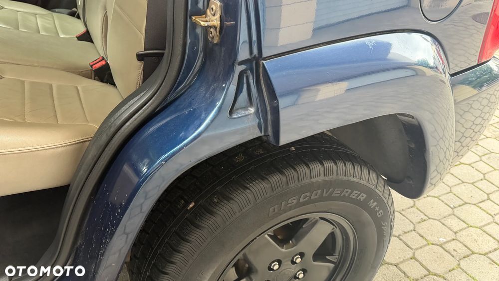 Jeep Liberty 3.7 4x4 - 16