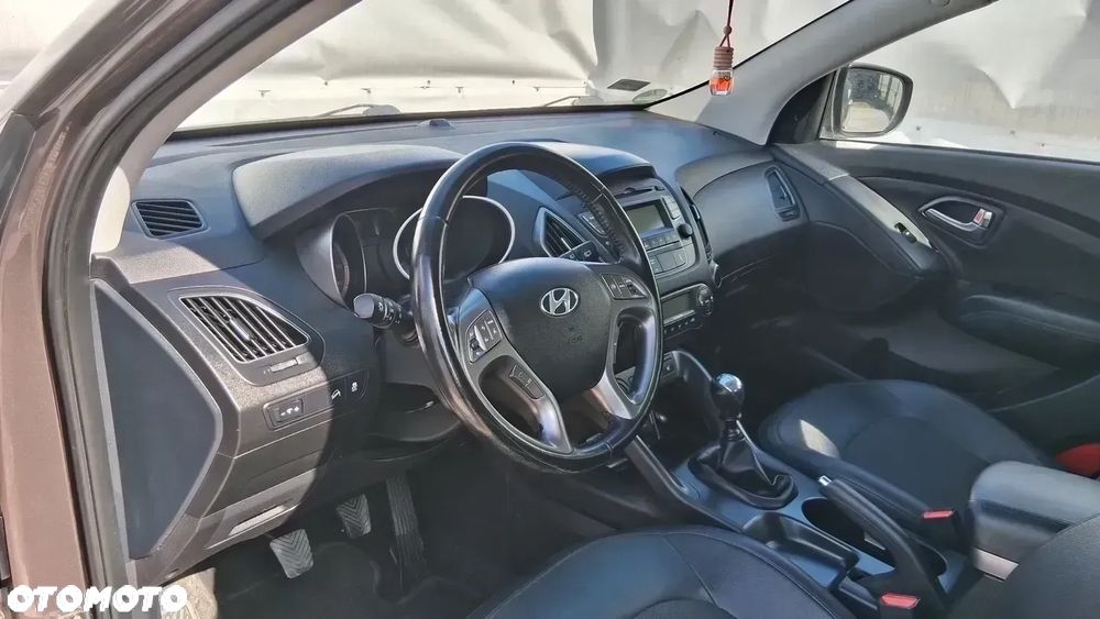 Hyundai ix35 1.6 2WD Fifa World Cup Edition - 12