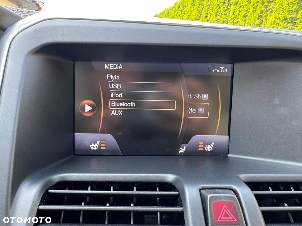 Volvo XC 60 T6 AWD Momentum - 3