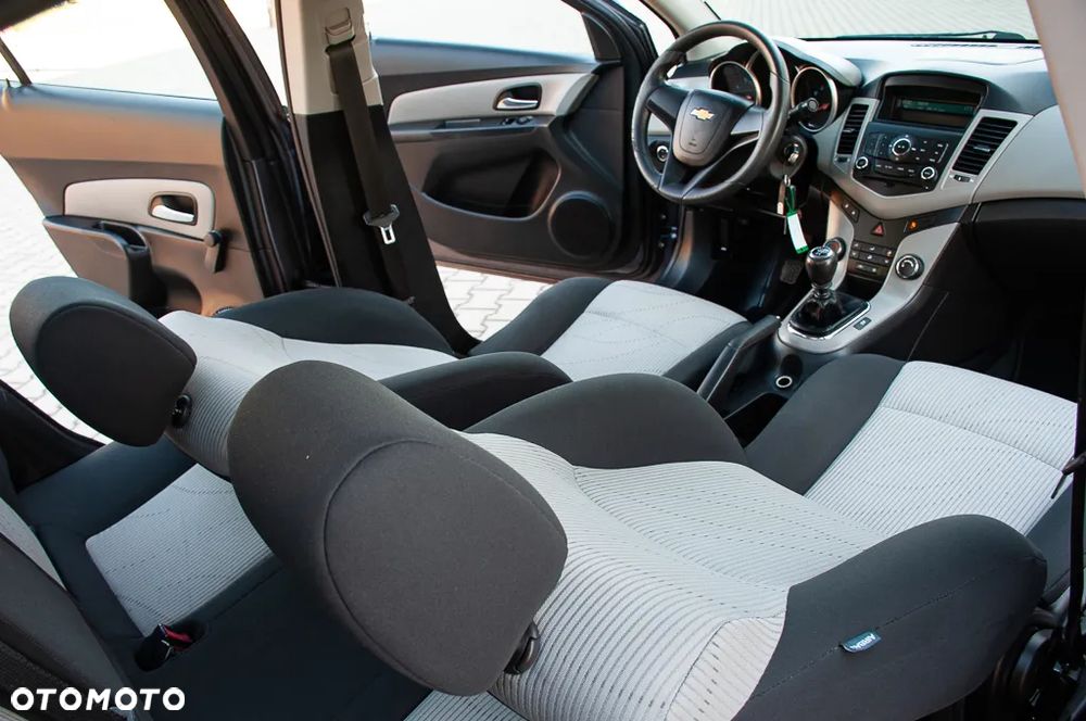 Chevrolet Cruze 1.6 - 25