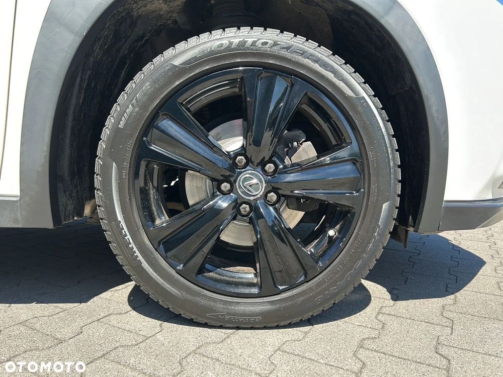 Lexus UX 200 GPF F Impression 2WD - 38