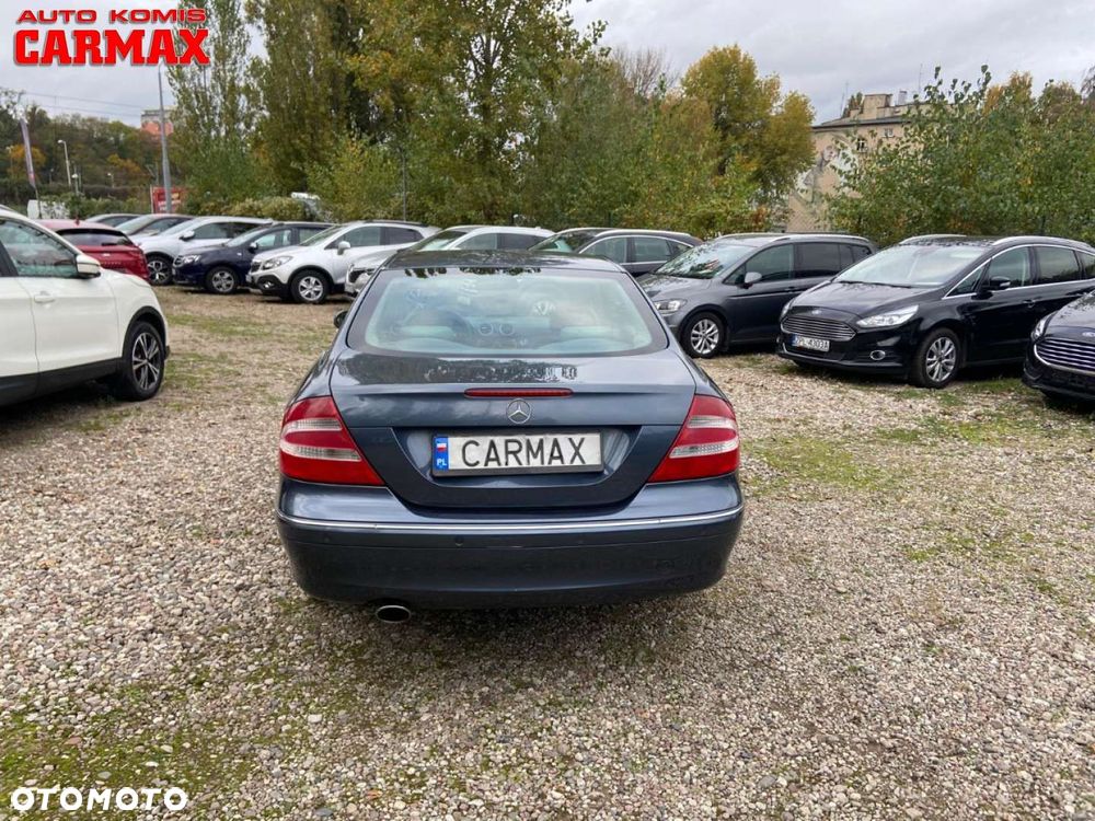 Mercedes-Benz CLK - 12