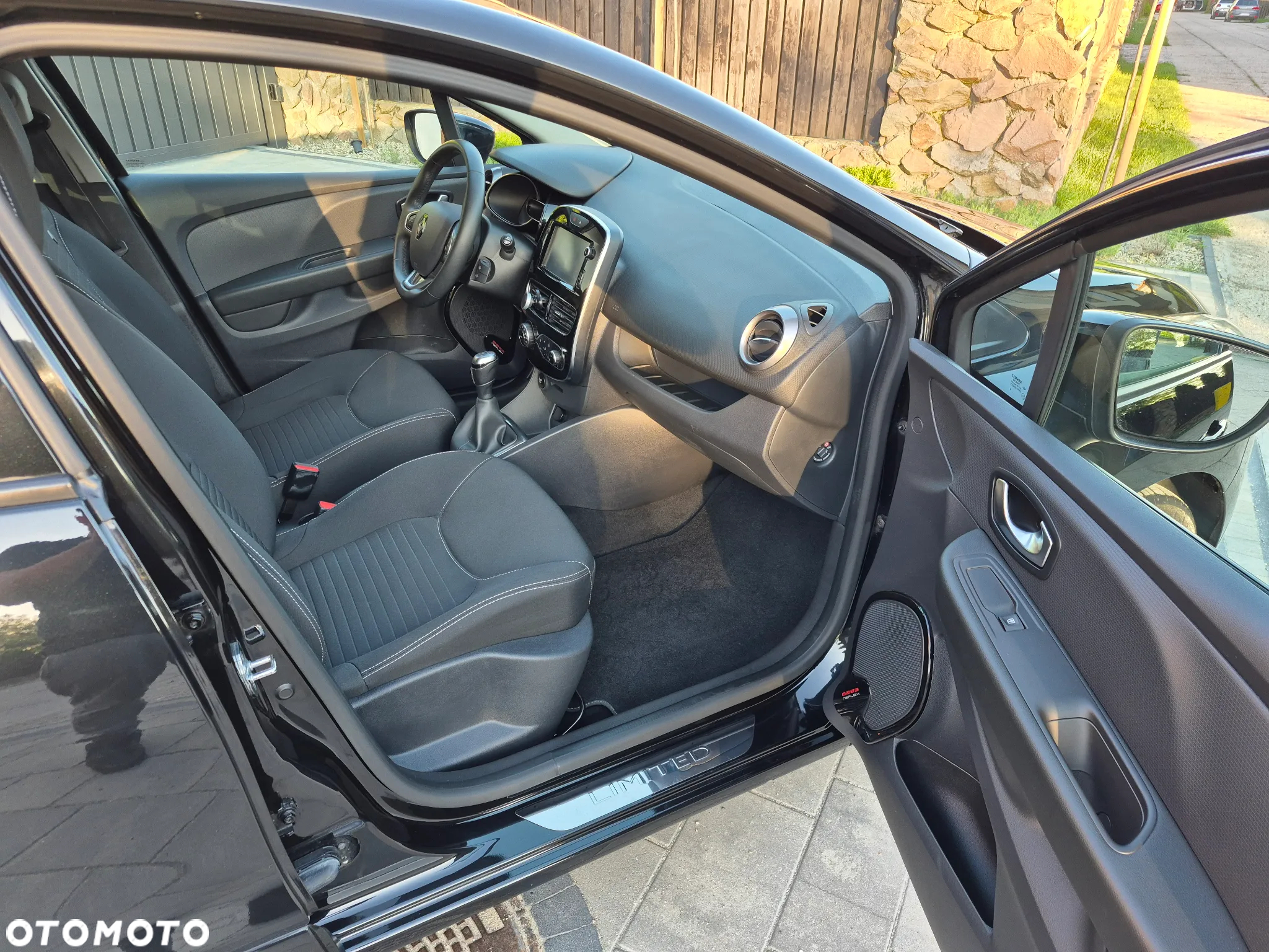 Renault Clio 1.2 16V 75 LIMITED - 40