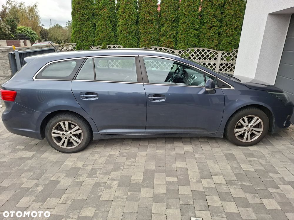Toyota Avensis - 5