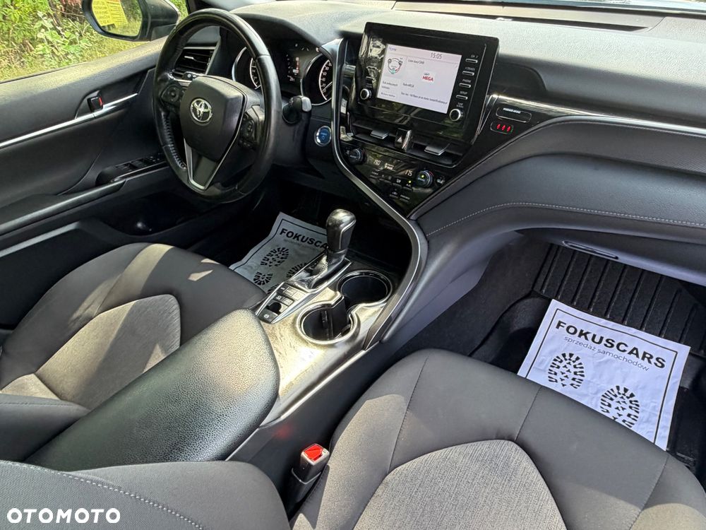 Toyota Camry 2.5 Hybrid Comfort CVT - 28