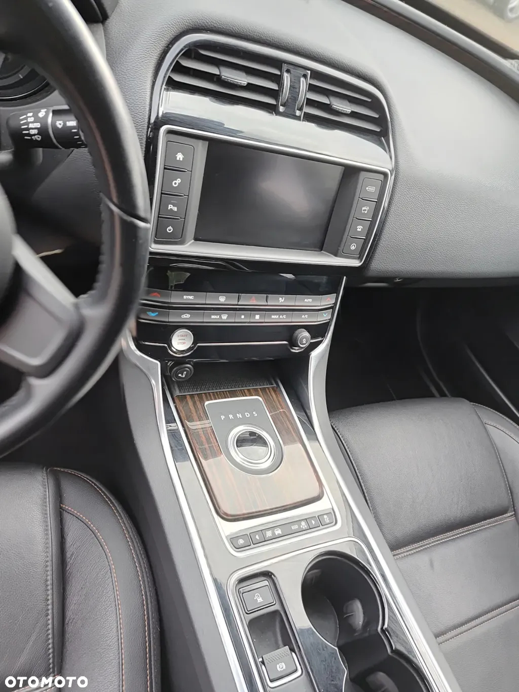 Jaguar XE 20d Prestige - 14