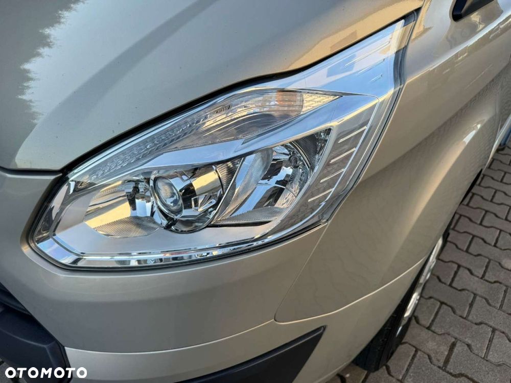 Ford Tourneo Custom - 18