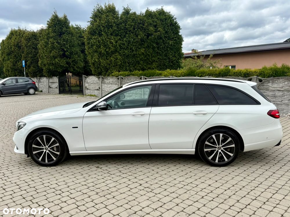 Mercedes-Benz Klasa E 300 de T 9G-TRONIC - 4