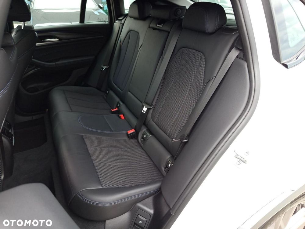 BMW X4 - 23