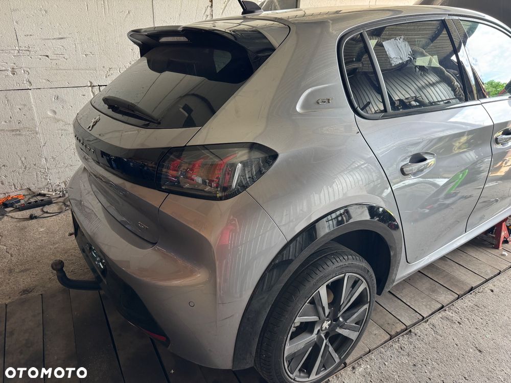 Peugeot 208 PureTech 130 EAT8 GT Pack - 3