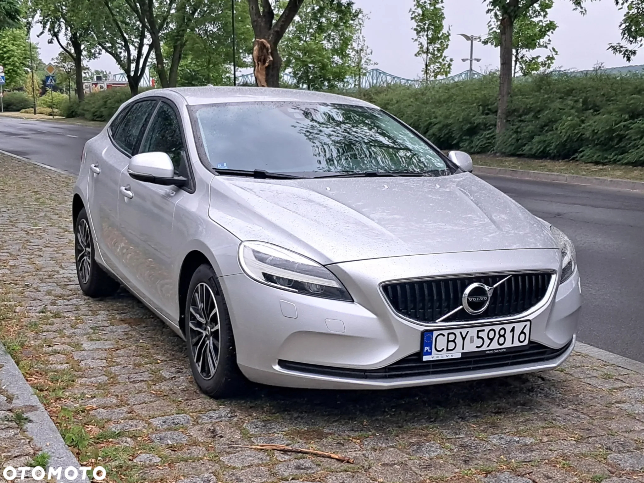 Volvo V40 D2 Drive-E Momentum - 4