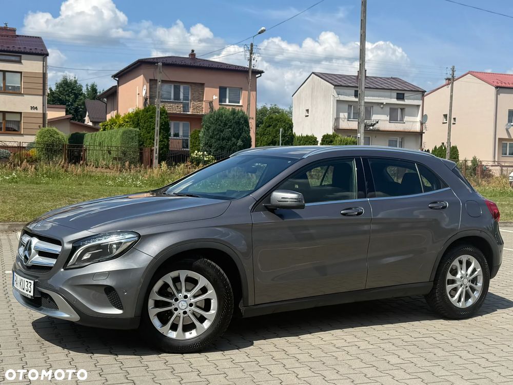 Mercedes-Benz GLA 200 UrbanStyle Edition - 13