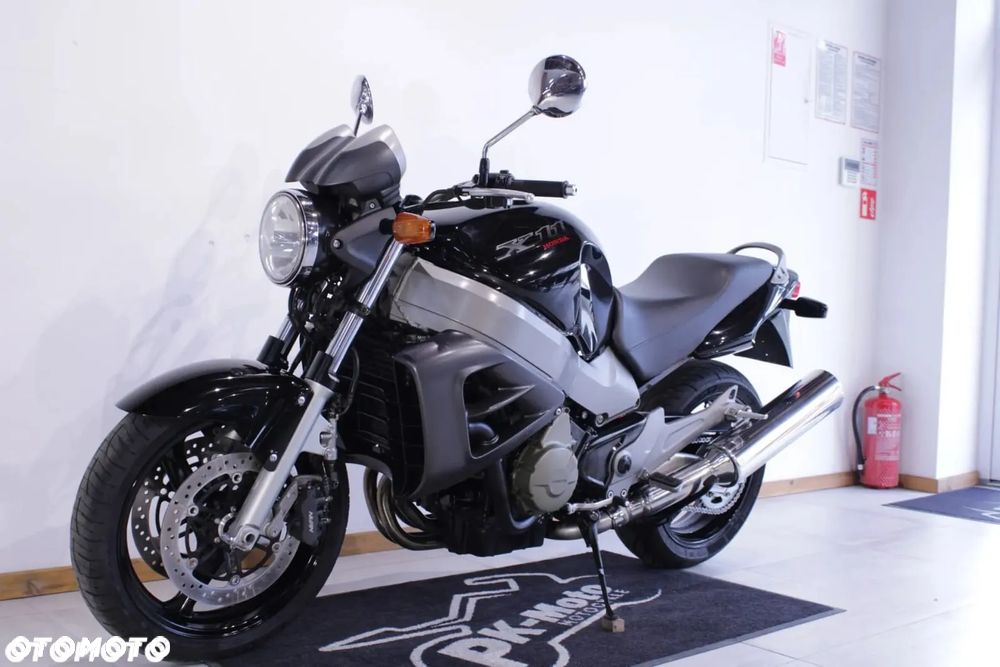 Honda X11 - 6
