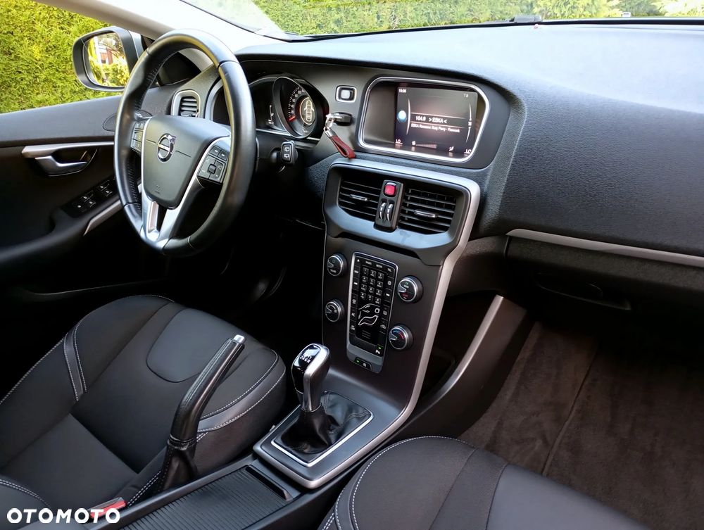 Volvo V40 D2 Drive-E Momentum - 21