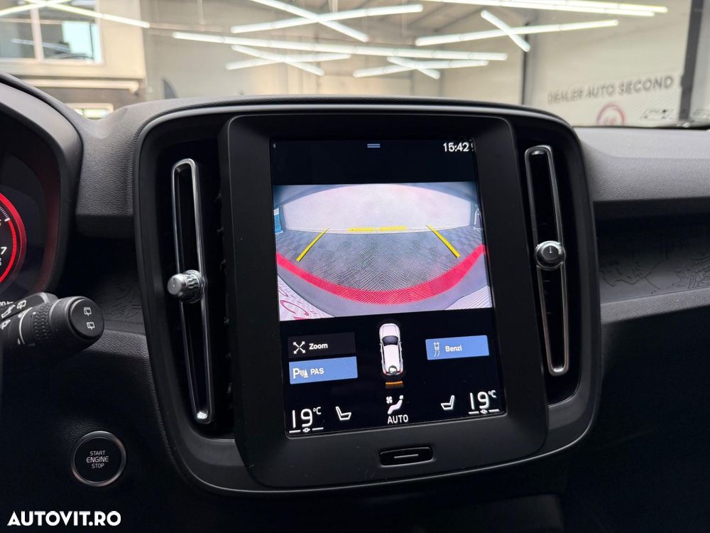 Volvo XC 40 T2 AT8 Momentum - 25