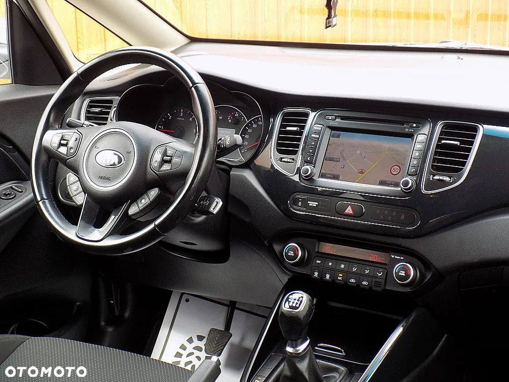 Kia Carens 1.7 CRDi M 7os - 17