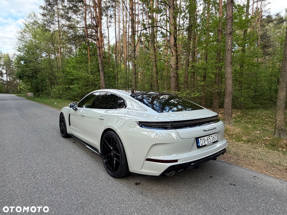 Porsche Panamera - 16