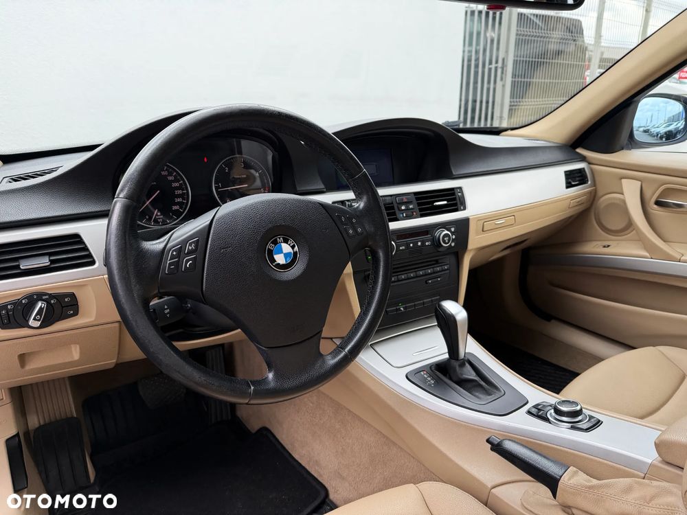 BMW Seria 3 318d Touring Sport Line - 24