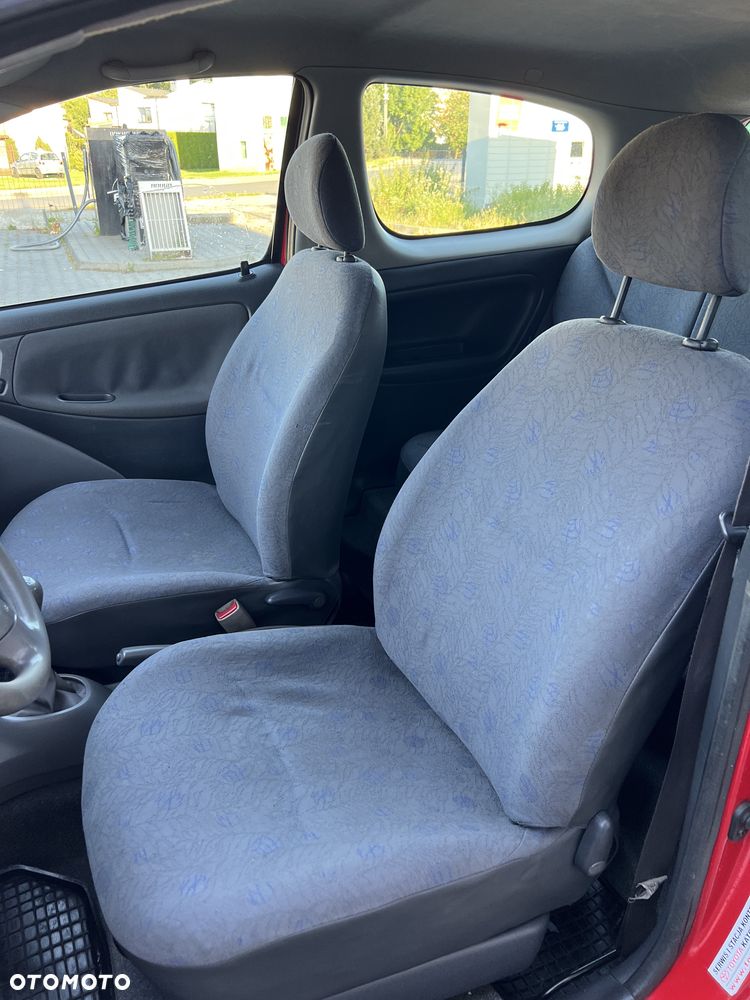 Toyota Yaris 2002 photo 5