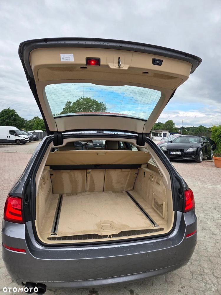 BMW Seria 5 520d Luxury Line - 13