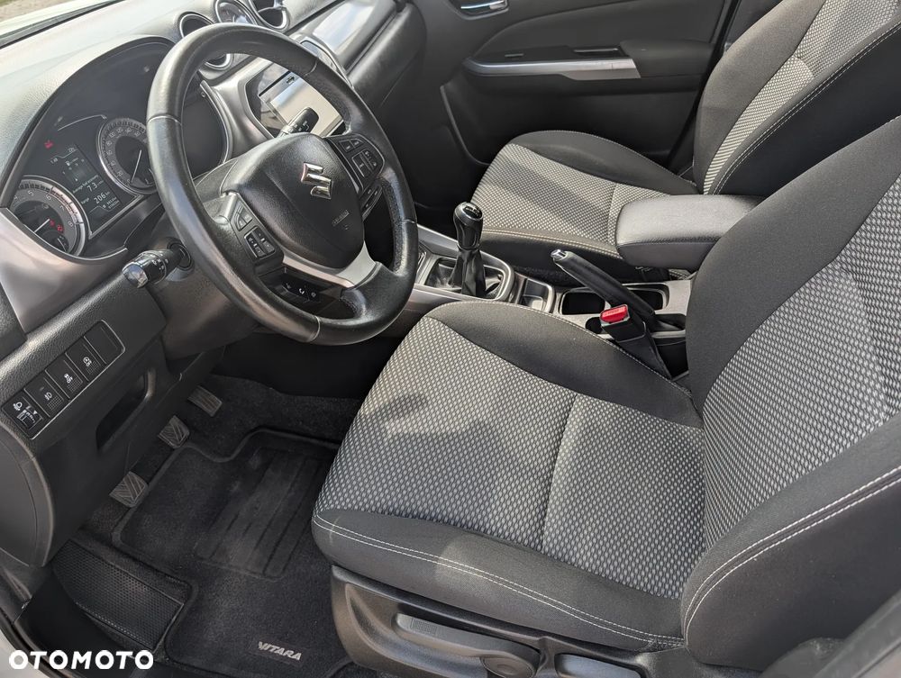 Suzuki Vitara 1.0 Boosterjet Club - 23