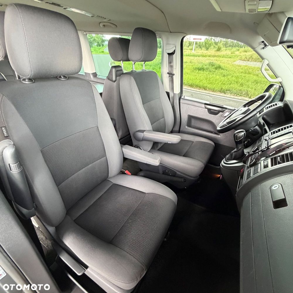 Volkswagen Multivan - 26
