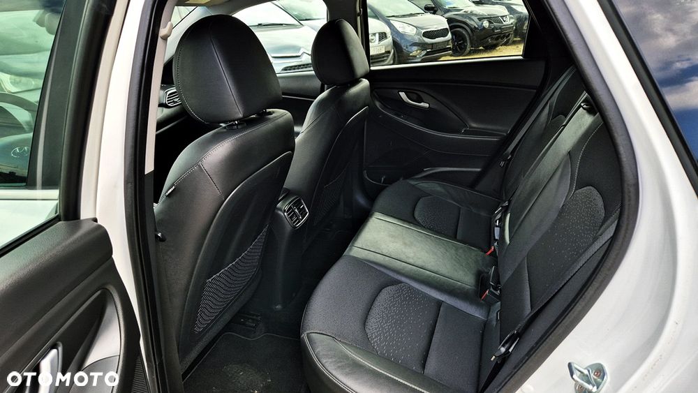 Hyundai i30 1.4 T-GDI Premiere Luxury - 30