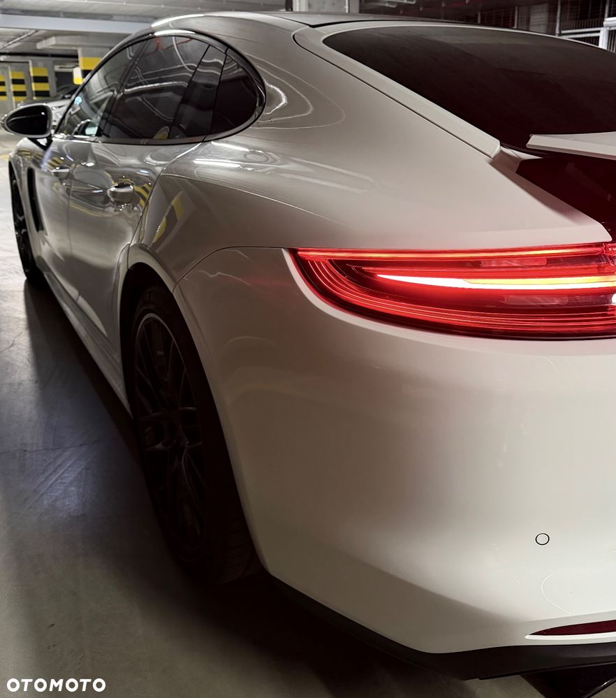 Porsche Panamera - 16
