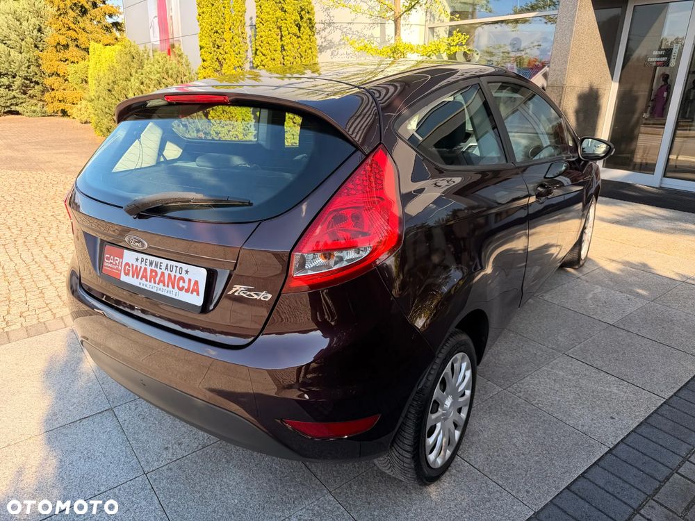 Ford Fiesta - 25