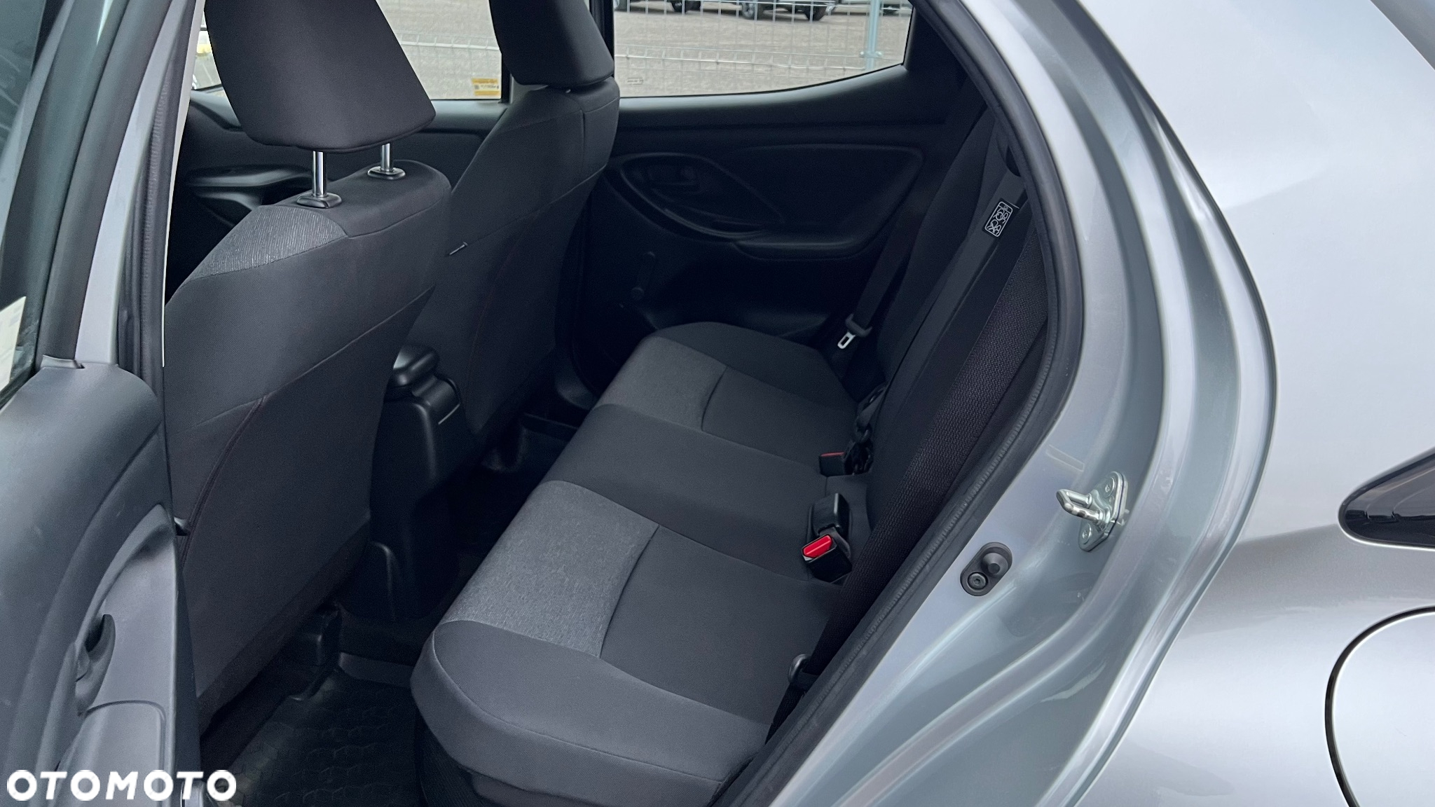 Toyota Yaris Hybrid 1.5 Active - 8