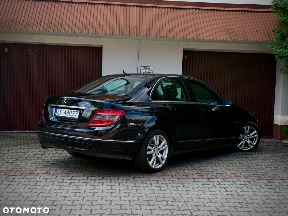Mercedes-Benz Klasa C 180 CGI Automatik BlueEFFICIENCY Avantgarde - 7