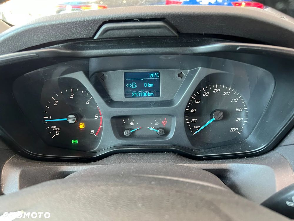 Ford Transit 350 Combi 2.2 TDCi Manual / BEZWYPADKOWY / GWARANCJA / 9 MIEJSC / SERWISOWANY / 1WŁ. / ORYGINALNY PRZEBIEG / RAMPA DLA INWALIDÓW - 26
