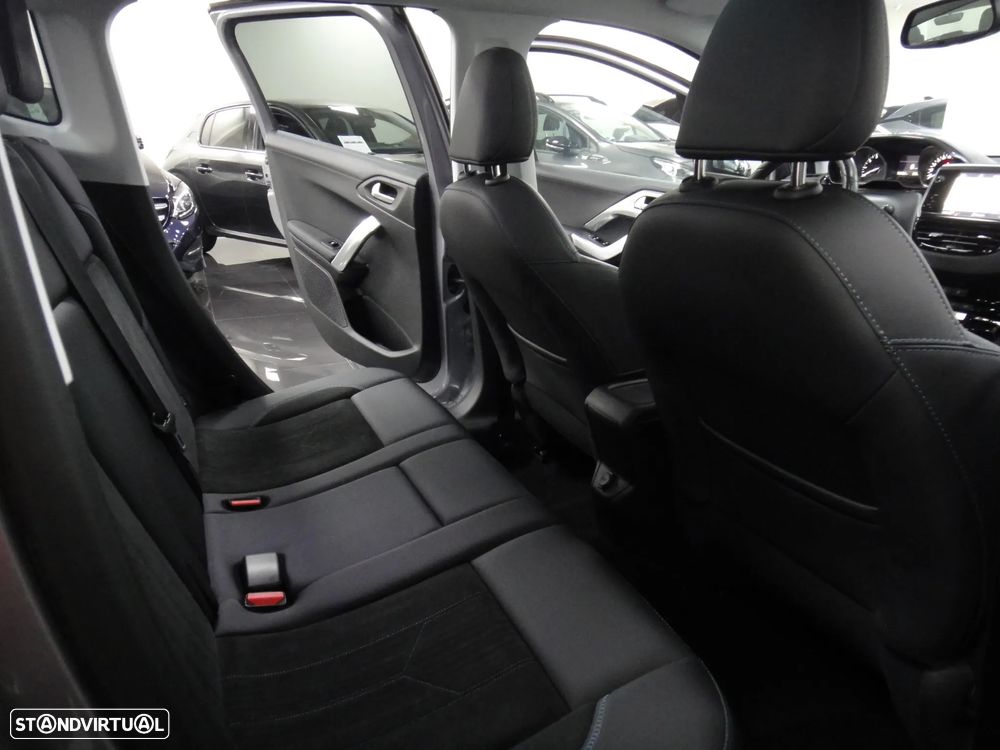 Peugeot 2008 PureTech 110 GPF Stop&Start EAT6 Crossway - 24