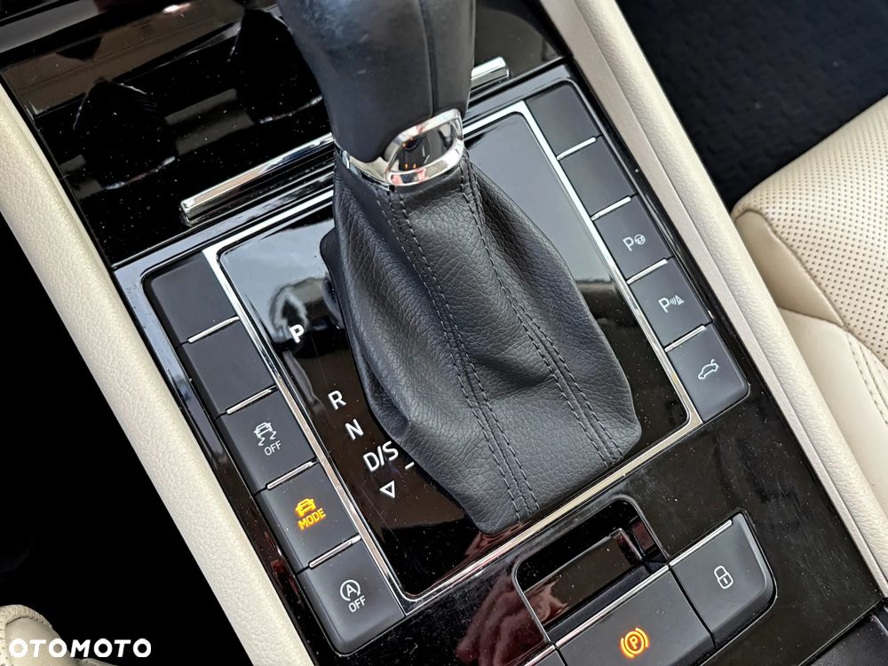 Skoda Superb 2.0 TDI L&K DSG - 27