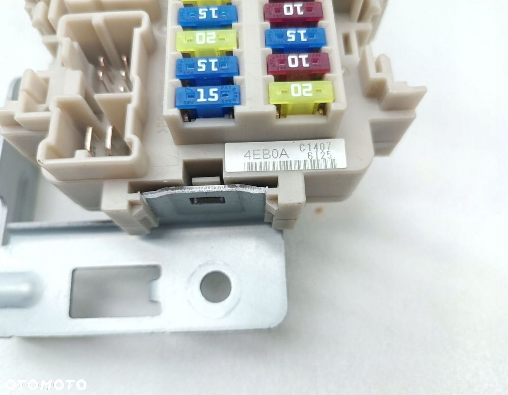 SKRZYNKA BEZPIECZNIKÓW NISSAN QASHQAI J11 II 1.6 DCI 4EB0A - 3